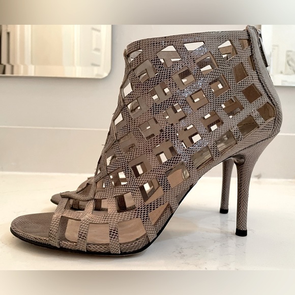 Michael Kors Zip back ankle bootie open toe chrome snake leather - Size 9.5M - Picture 1 of 12